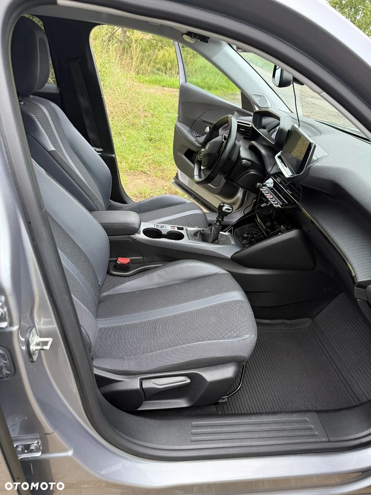 Peugeot 2008 1.2 PureTech Allure Pack S&S - 11