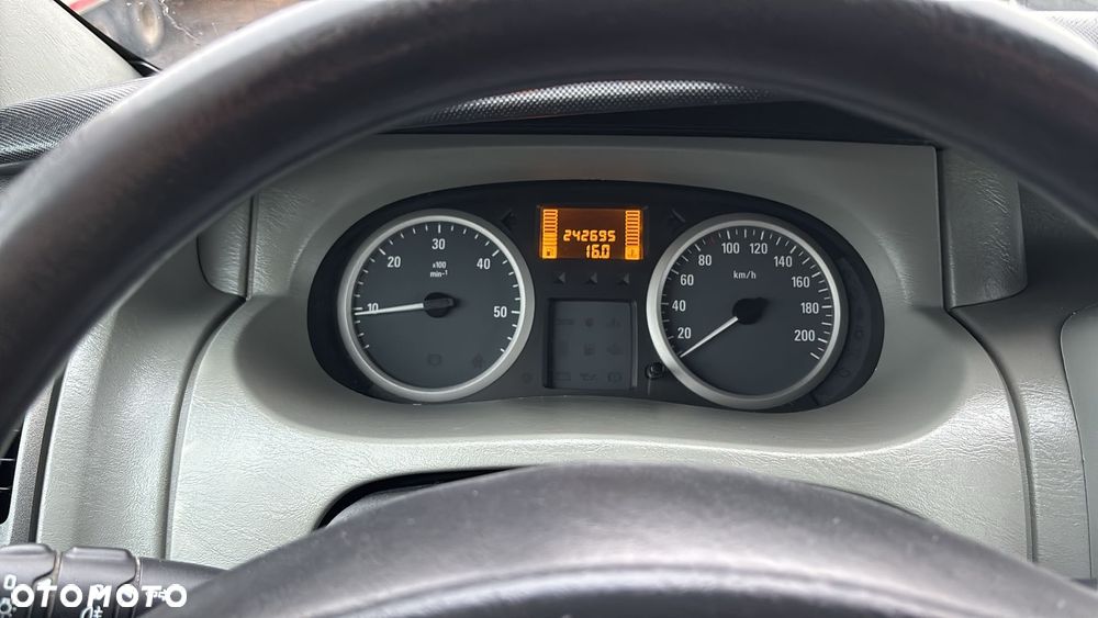 Opel Vivaro L2H1 2.9t - 13