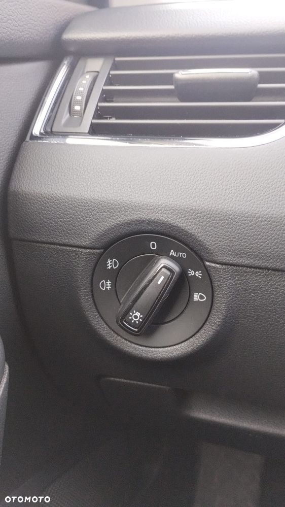 Skoda Octavia 2.0 TDI SCR Ambition DSG - 11