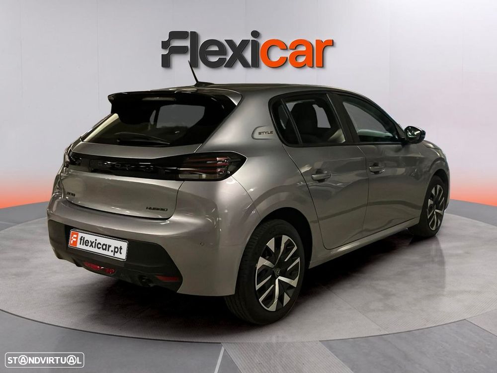 Peugeot 208 - 8