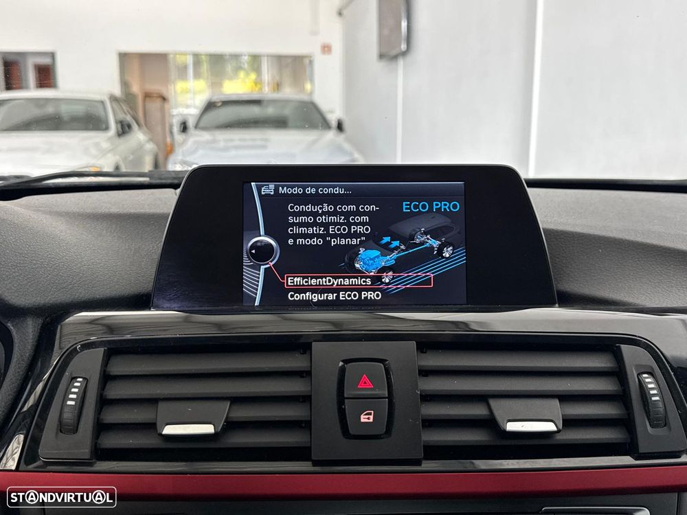 BMW 320 d Auto Pack M - 32