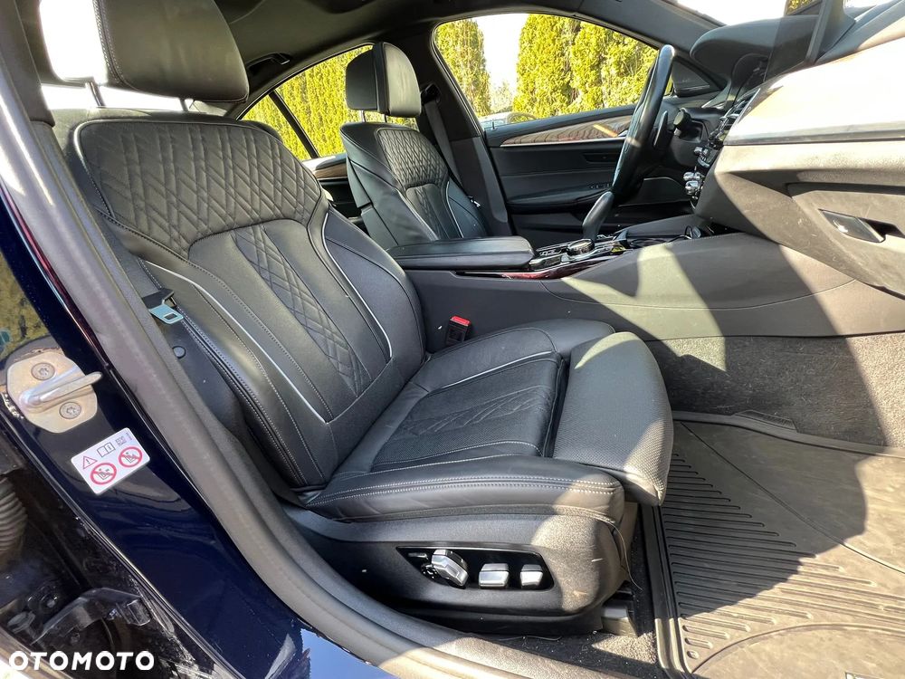 BMW Seria 5 M550i xDrive - 17