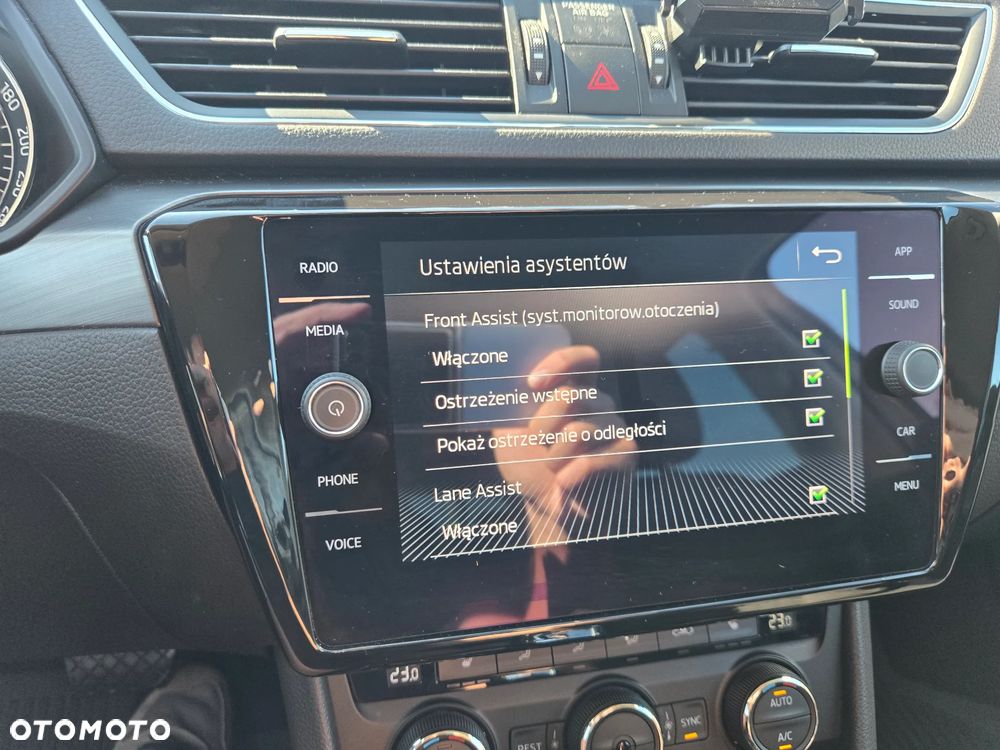 Skoda Superb 2.0 TDI 4x4 Style DSG - 19