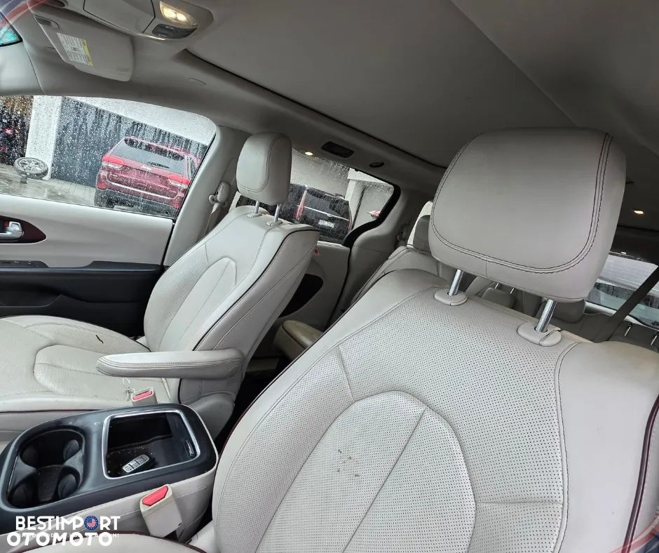 Chrysler Pacifica - 14