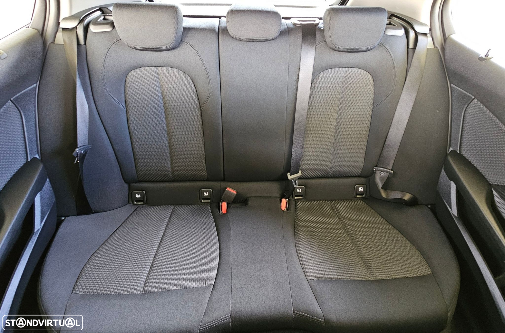 BMW 116 d Aut. Advantage - 12