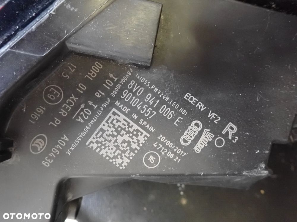 Audi A3 Lift 8V0 Lampa/Reflektor Xenon Prawy Przód - 2