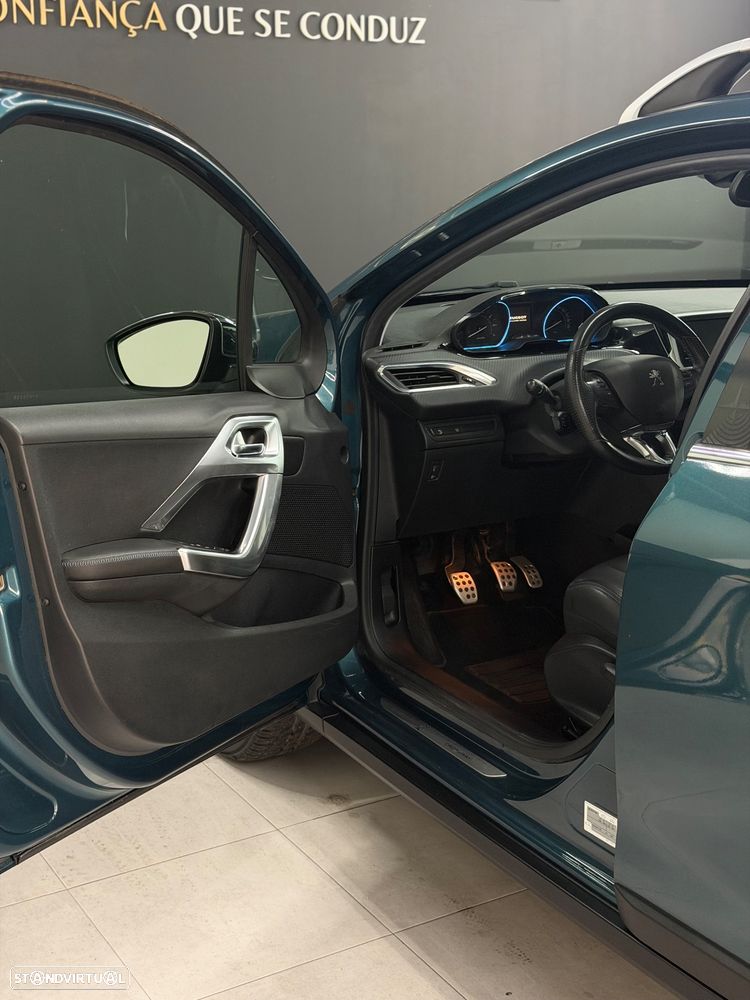 Peugeot 2008 1.2 PureTech Crossway - 11