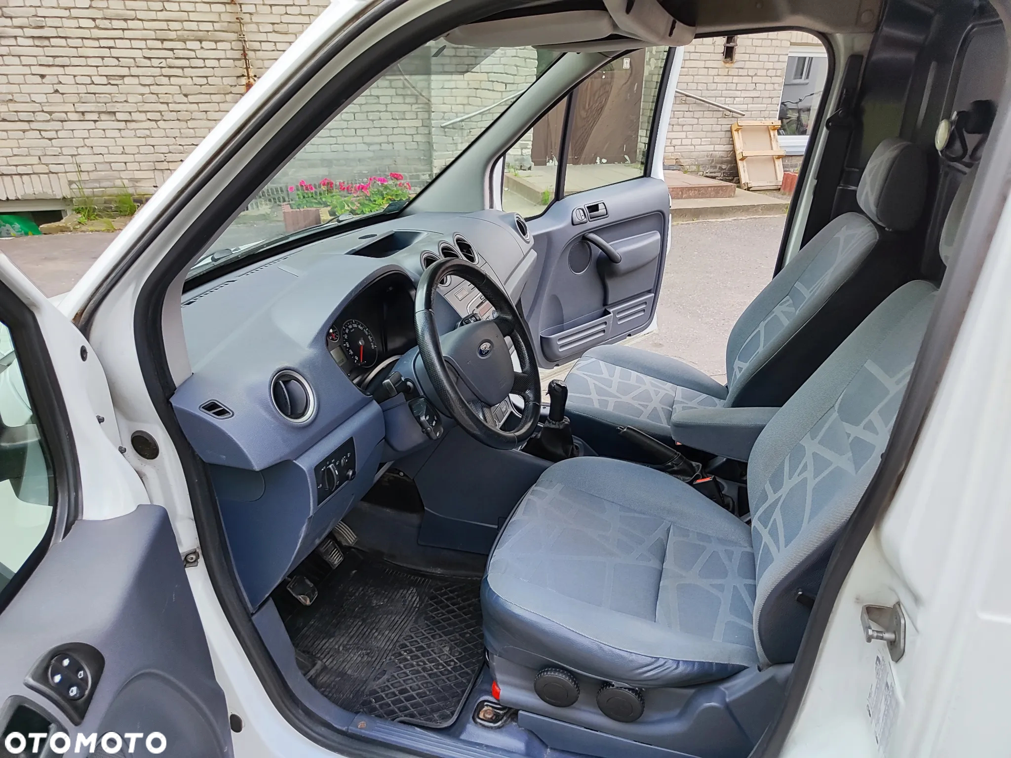 Ford Transit Connect - 18