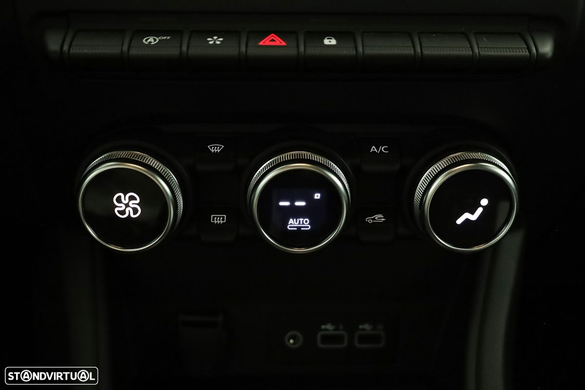 Renault Captur 1.0 TCe Techno Bi-Fuel - 13