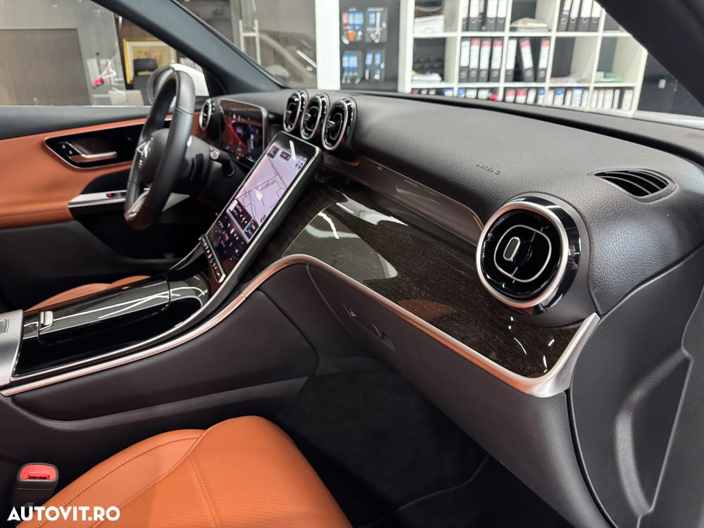 Mercedes-Benz GLC 300 e 4Matic 9G-TRONIC Avantgarde Advanced - 14