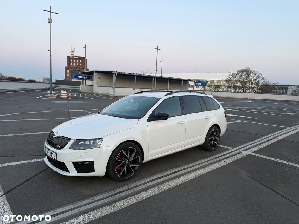 Skoda Octavia 2.0 TDI RS DSG - 2