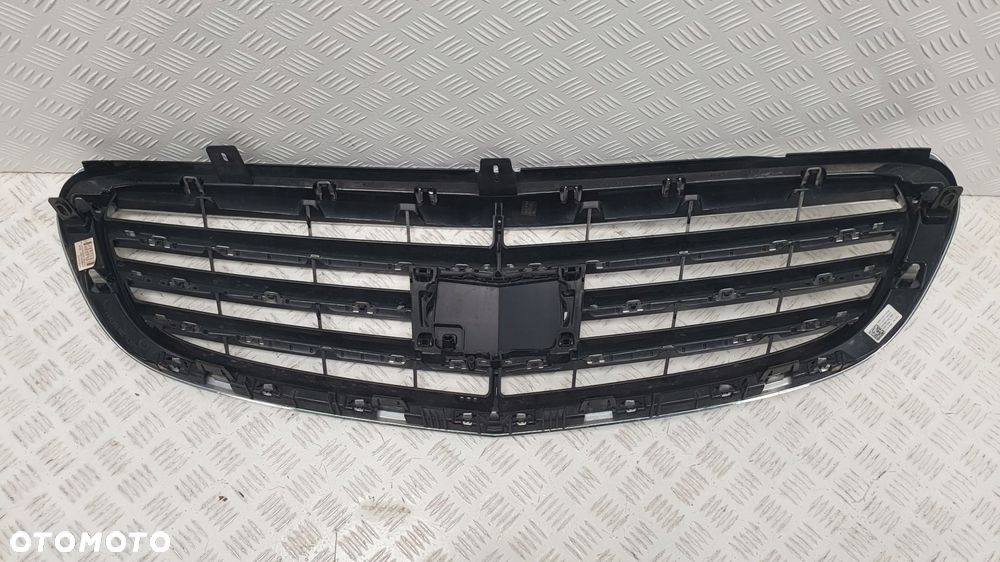 mercedes c-klasa w205 classic elegance grill atrapa a2058801305 - 3
