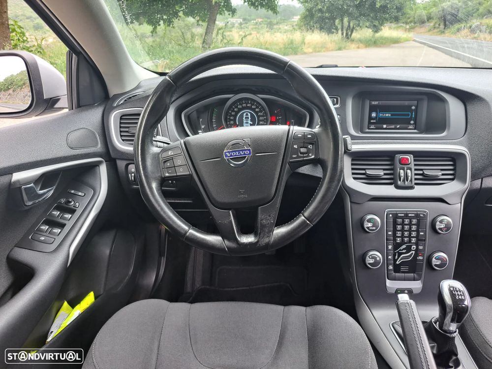 Volvo V40 D2 Kinetic - 16