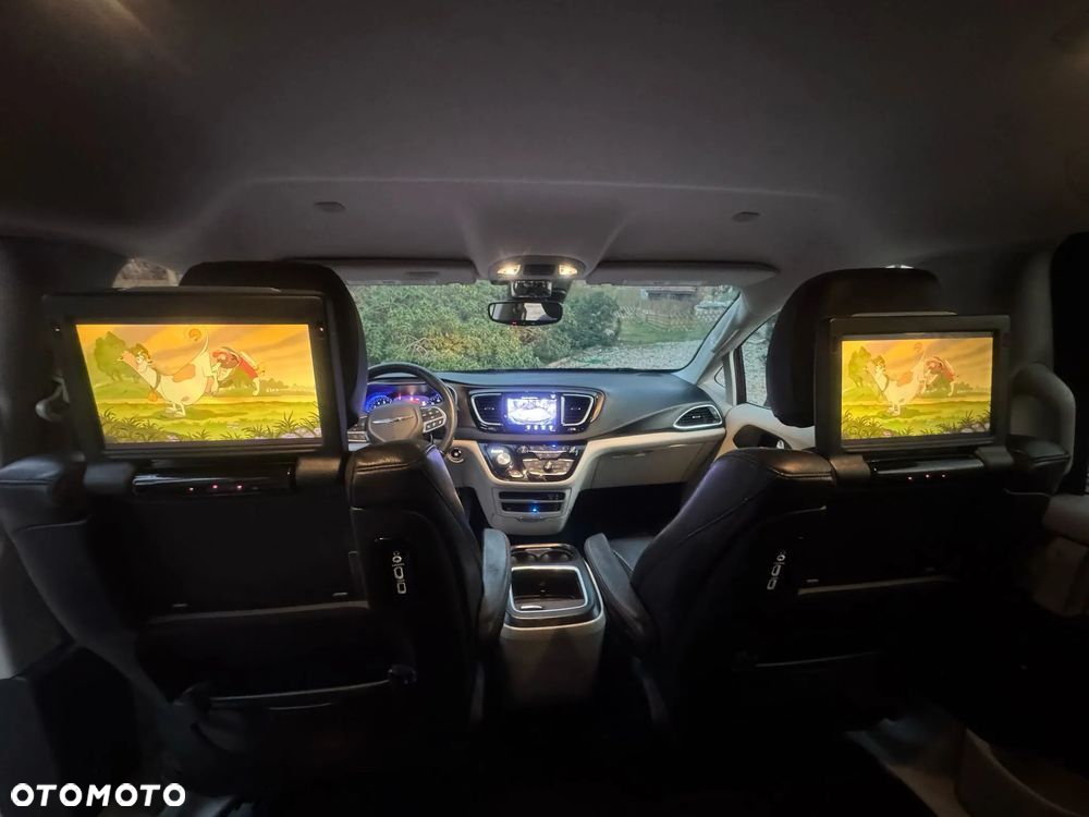 Chrysler Pacifica - 14