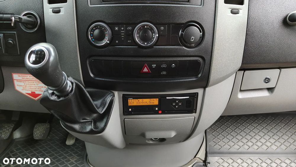 Mercedes-Benz Sprinter 516 - 12