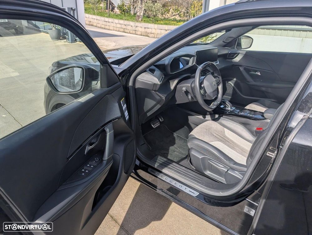 Peugeot e-2008 50 kWh GT Pack - 5
