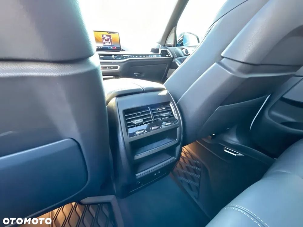 BMW X5 xDrive40i - 13