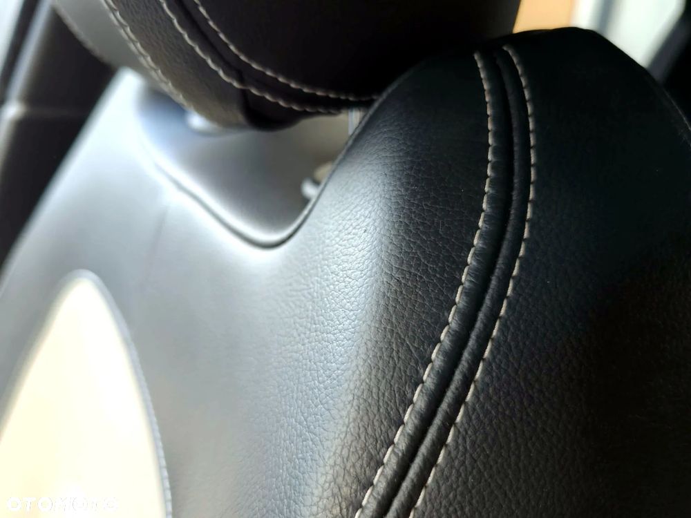 Jaguar XF 2.0 i4D R-Sport - 34