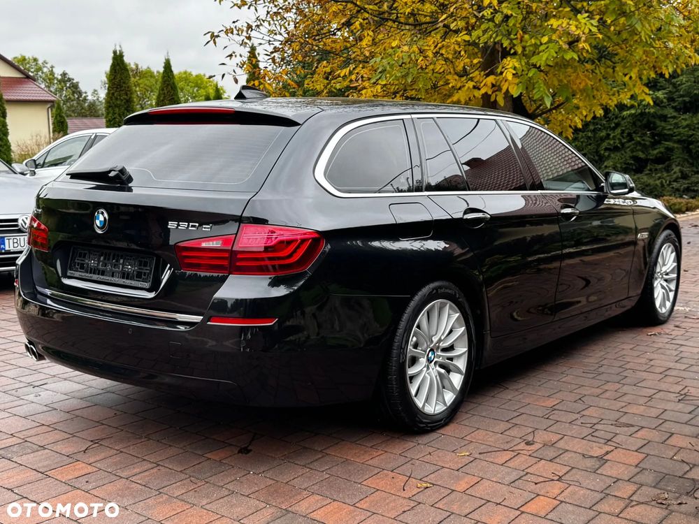 BMW Seria 5 530d Touring Luxury Line - 11
