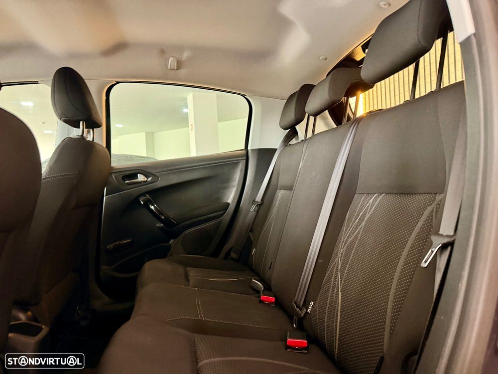 Peugeot 208 82 PureTech Style - 9