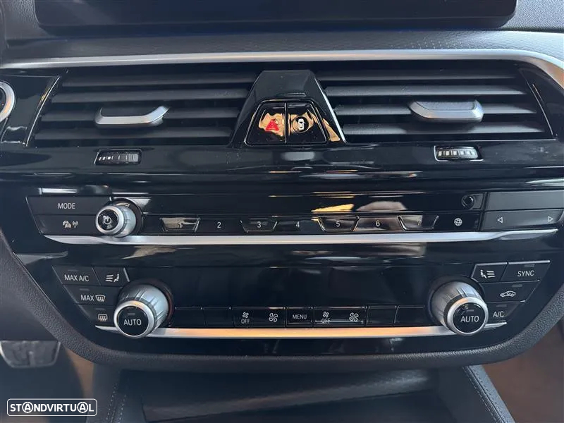 BMW 530 e Pack M - 12