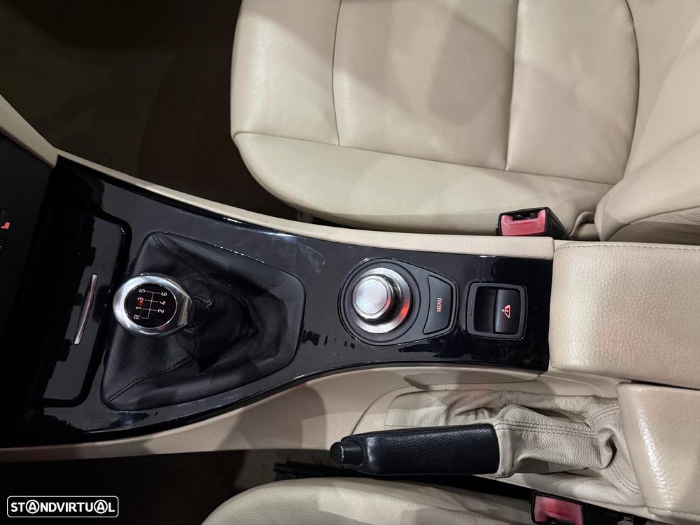 BMW 320 i Edition Exclusive - 33