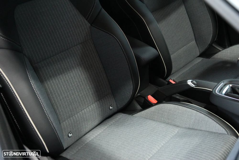 Renault Clio 1.0 TCe Techno Bi-Fuel - 10