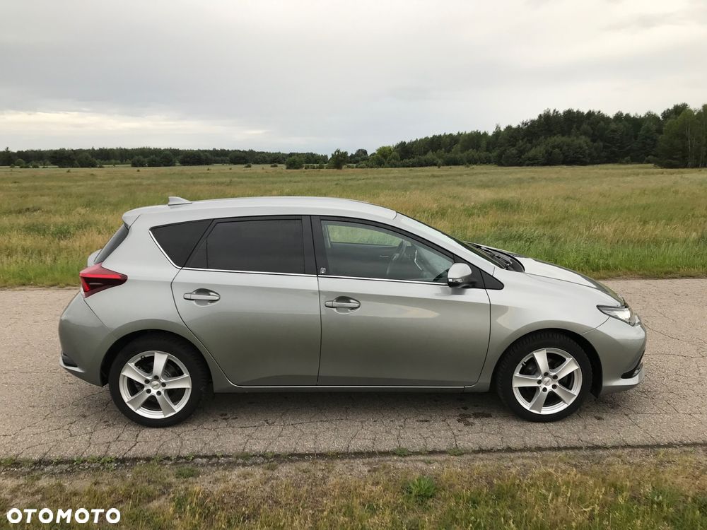 Toyota Auris 1.2 Turbo Team Deutschland - 4