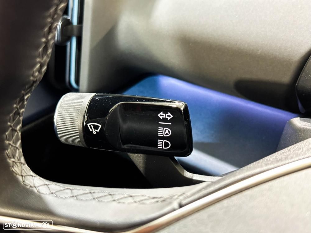 Volvo EX30 Single Motor Extended Range RWD Plus - 41