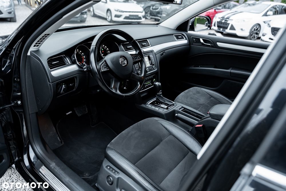 Skoda Superb 2.0 TDI Green tec 4x4 DSG Elegance - 16