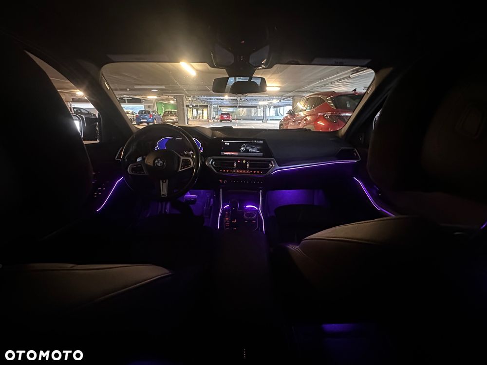 BMW Seria 3 330i xDrive M Sport - 39