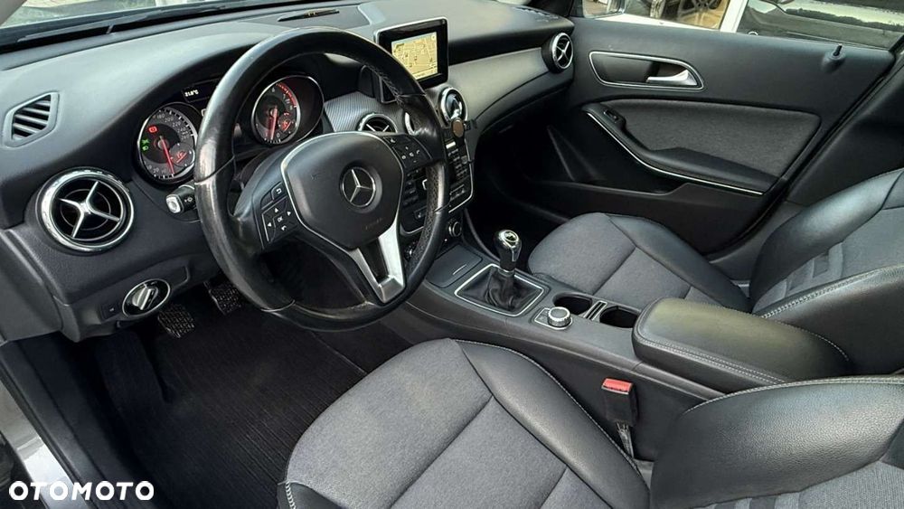 Mercedes-Benz GLA 200 Style - 15