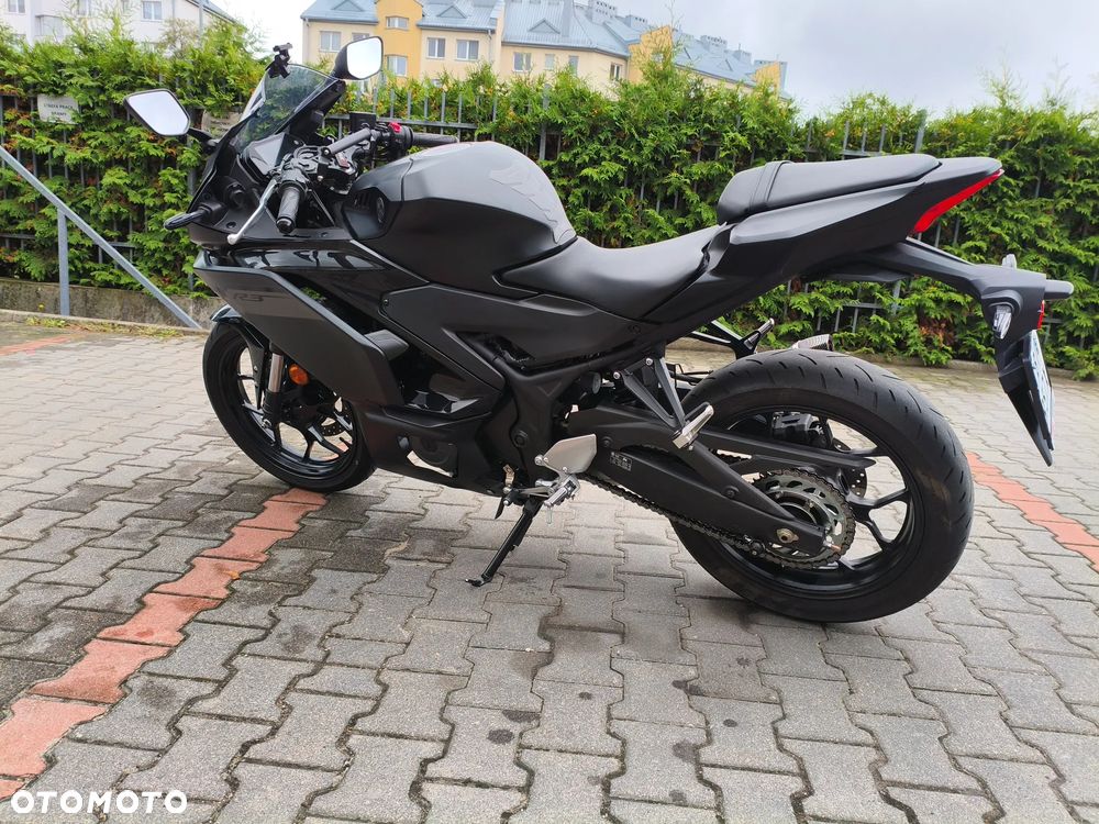 Yamaha R3 - 11
