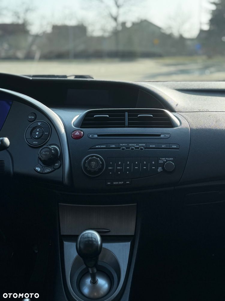 Honda Civic 1.4 i-VTEC Sport - 17