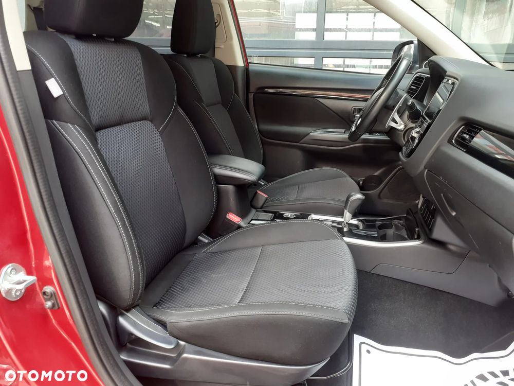 Mitsubishi Outlander 2.0 Intense 4WD CVT - 23