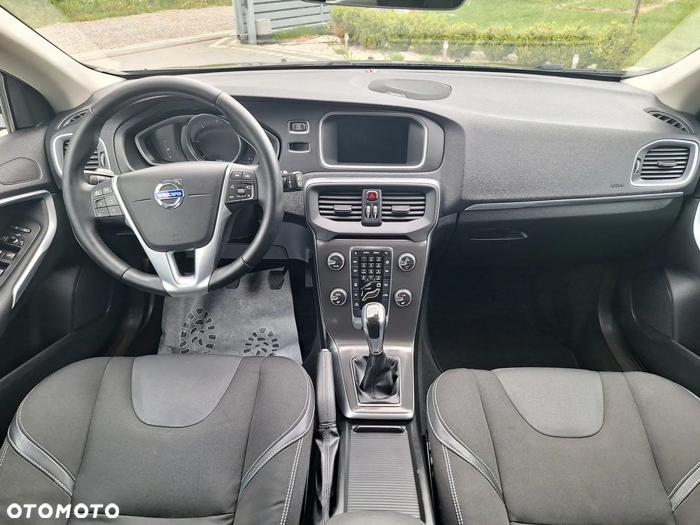 Volvo V40 D2 Momentum - 26