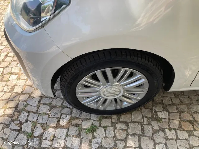 VW Up! 1.0 High - 4
