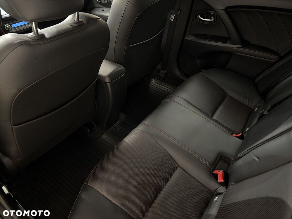 Toyota Avensis 2.0 D-4D Premium - 12