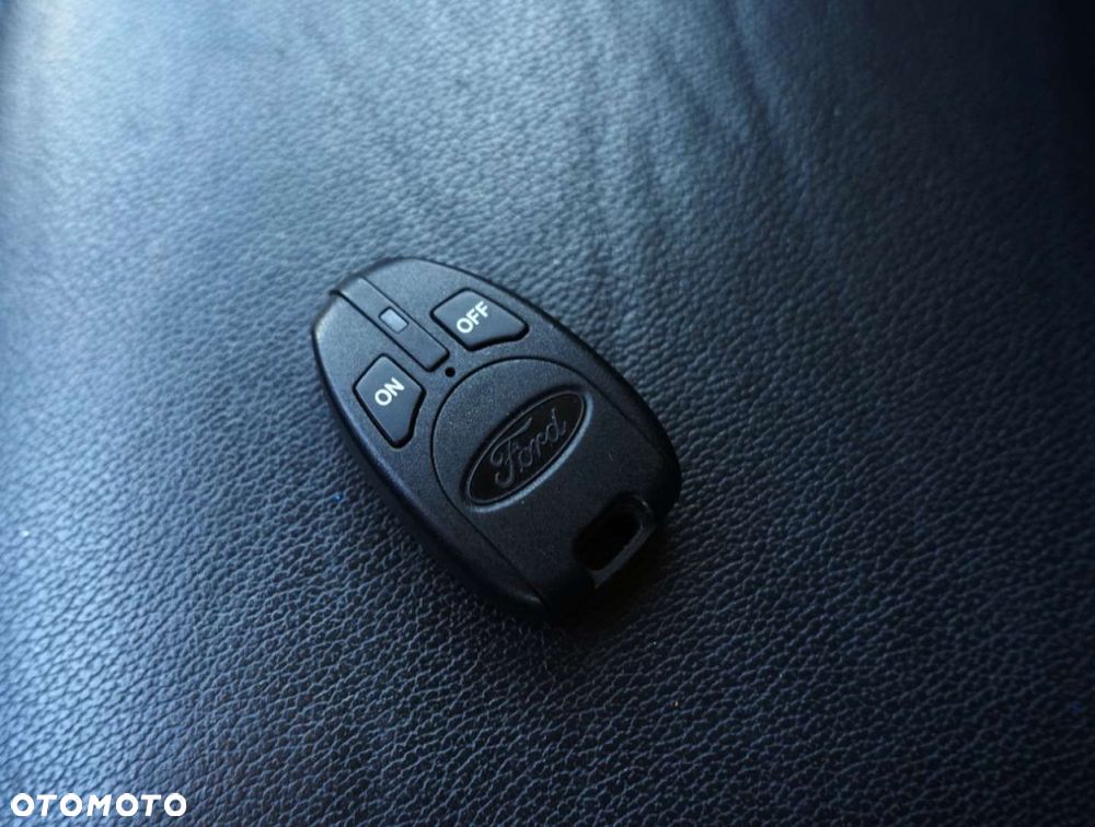 Ford Tourneo Custom - 31