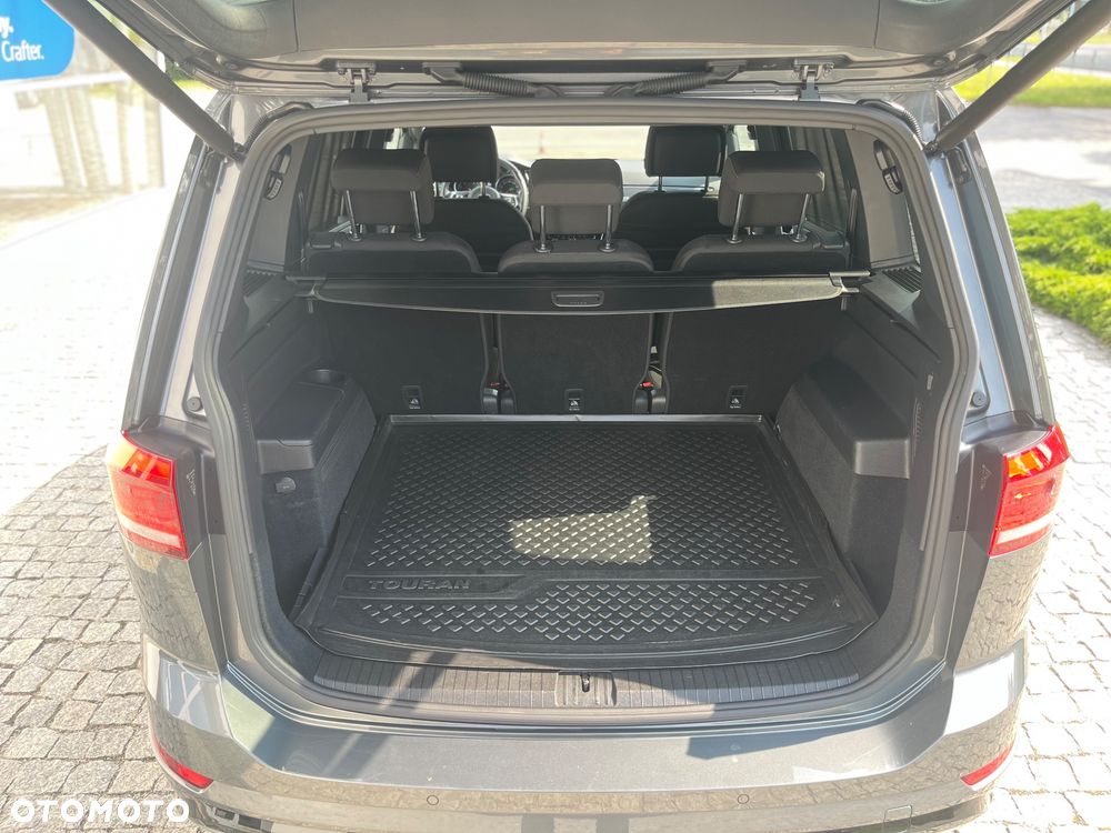 Volkswagen Touran - 19