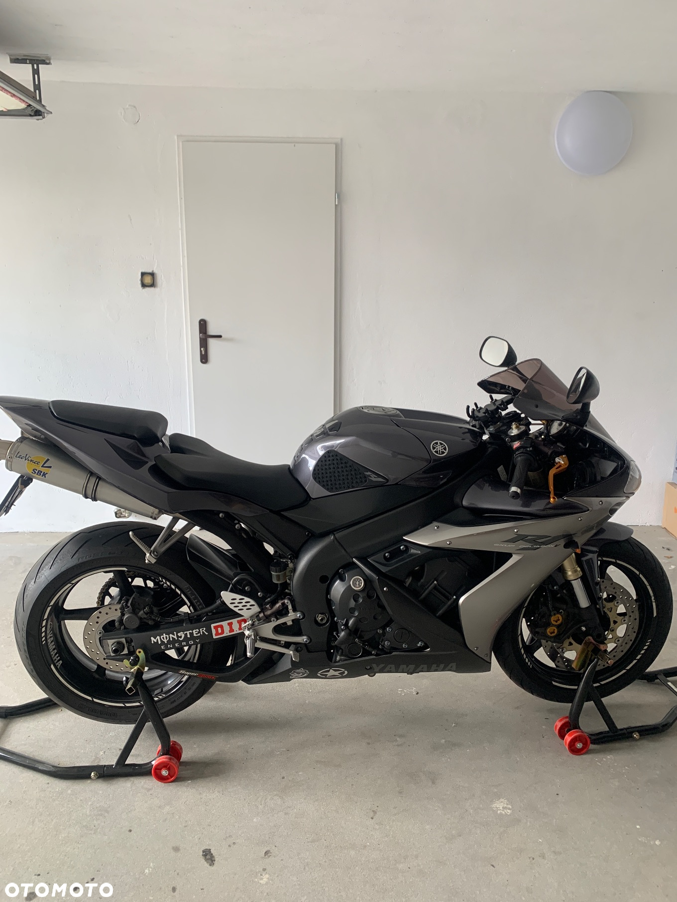 Yamaha R1 - 2