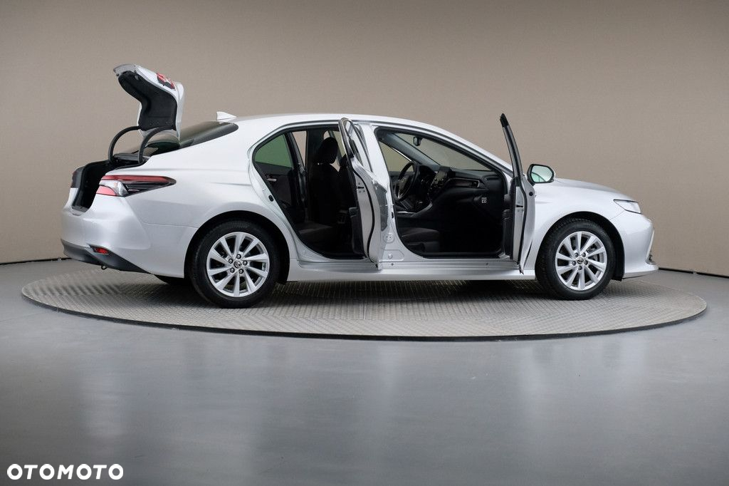 Toyota Camry - 6