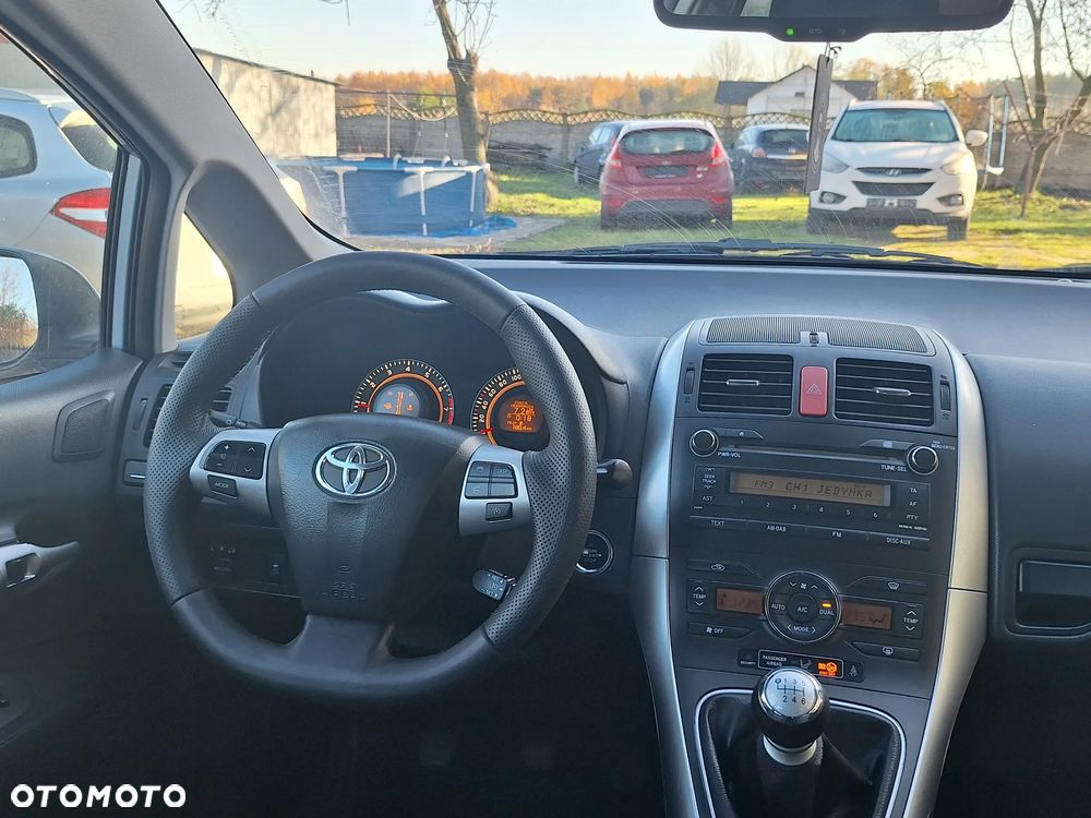 Toyota Auris 1.6 Life+ - 8