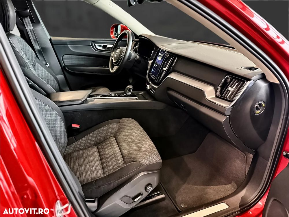 Volvo XC 60 B4 MHEV AT FWD Core - 15