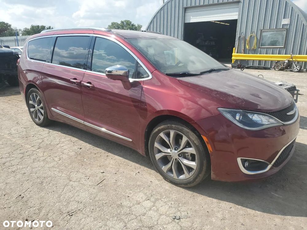 Chrysler Pacifica - 1