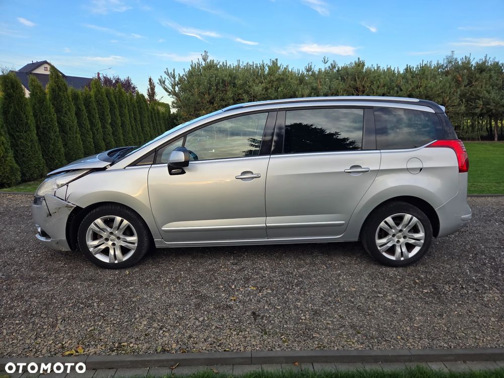 Peugeot 5008 2012 photo 5