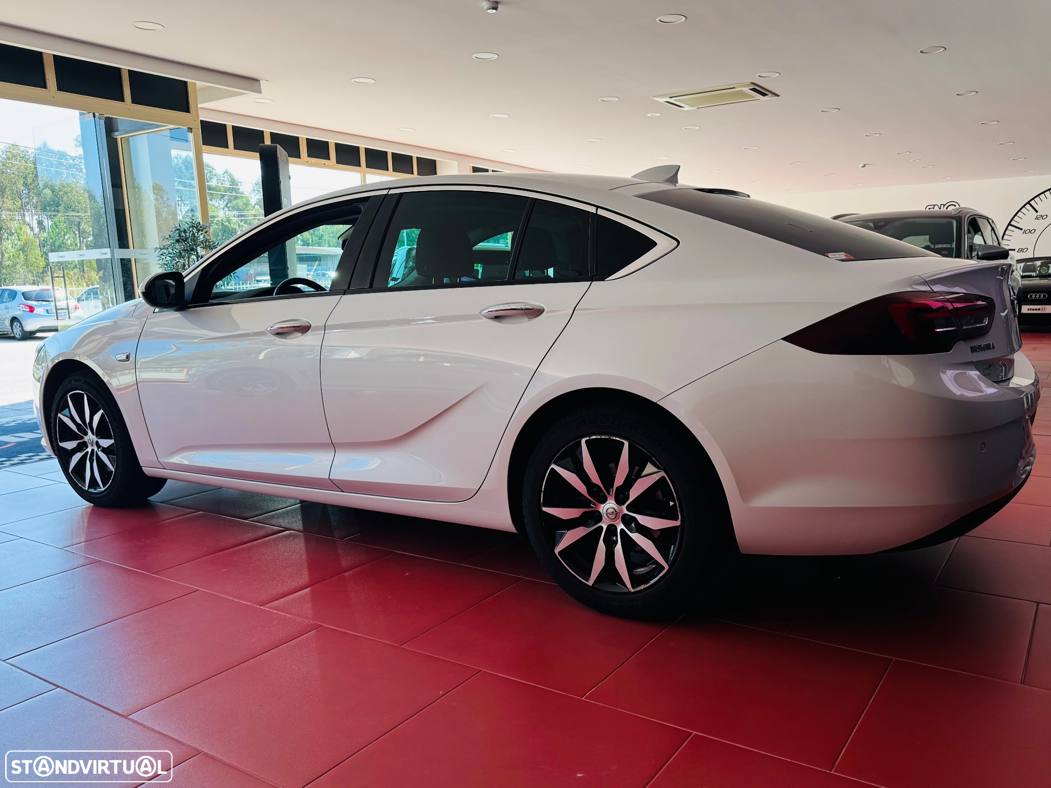 Opel Insignia Grand Sport 1.6 CDTi Business Edition Auto. - 10