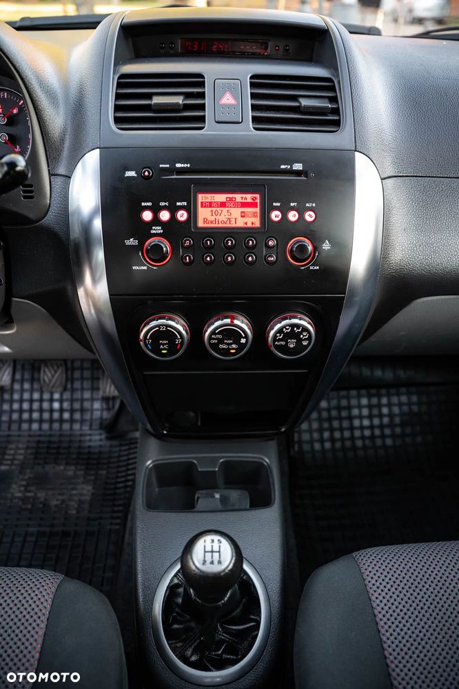 Suzuki SX4 1.6 VVT 4x2 Comfort - 13