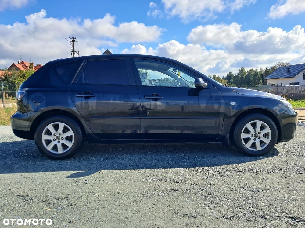 Mazda 3 1.6 Active + - 4
