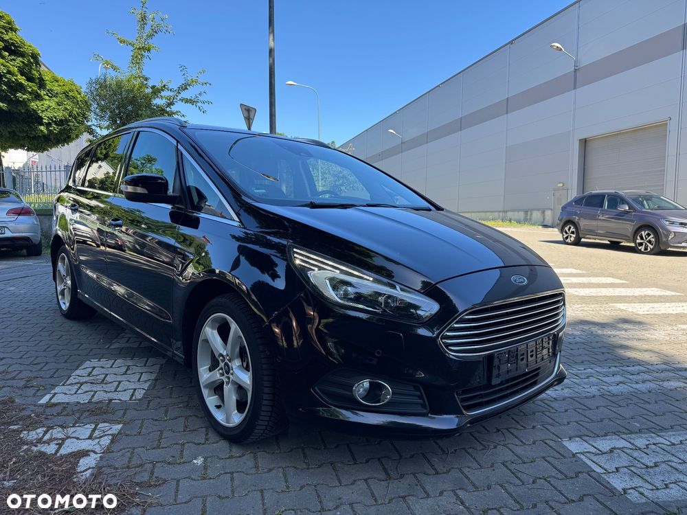 Ford S-Max - 11